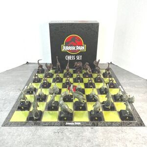The Noble Collection Jurassic Park Chess Set Dinosaur Figures NN2421 Universal